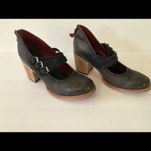 NWT Freebird by Stephen handcrafted leather shoes black